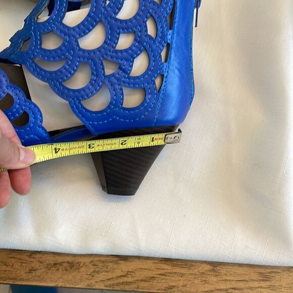 RASOLLI BLUE CUTOUT SHOOTIES.  NEW. - Picture 7 of 8